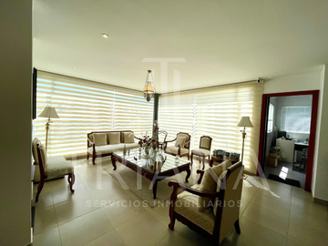 CASA EN VENTA EN CUMBAYÁ
