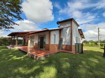 CASA CAMPESTRE EN RENTA CERRITOS PEREIRA.