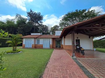 CASA CAMPESTRE EN RENTA CERRITOS PEREIRA.