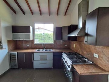 CASA CAMPESTRE EN RENTA CERRITOS PEREIRA.