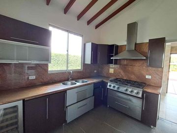 CASA CAMPESTRE EN RENTA CERRITOS PEREIRA.