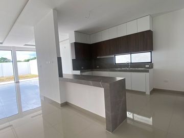 Casa en venta, Urb. tornero del rio, vía Samborondón