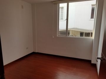 EN VENTA CASA CUMBAYA LUMBISI 170M2 $181500 VISTA ATICO ADICIONAL