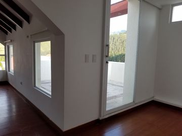 EN VENTA CASA CUMBAYA LUMBISI 170M2 $181500 VISTA ATICO ADICIONAL