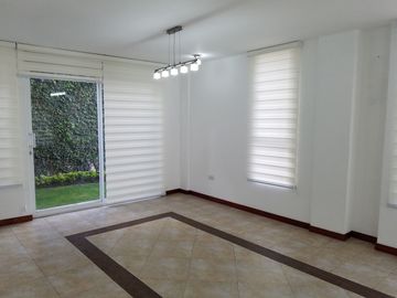 EN VENTA CASA CUMBAYA LUMBISI 170M2 $181500 VISTA ATICO ADICIONAL