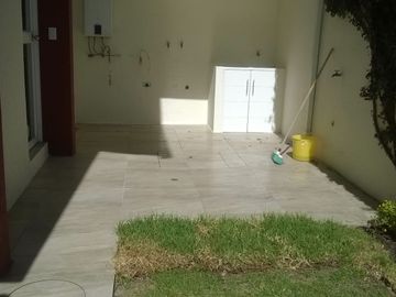 EN VENTA CASA CUMBAYA LUMBISI 170M2 $181500 VISTA ATICO ADICIONAL