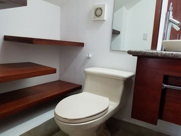 EN VENTA CASA CUMBAYA LUMBISI 170M2 $181500 VISTA ATICO ADICIONAL