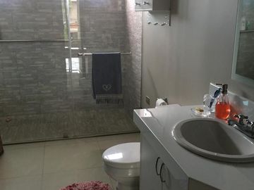 Casa en venta, Urb. San Isidro - Samborondón