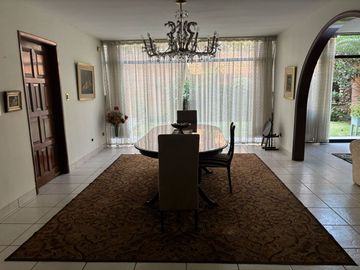 ATRACTIVA Y ESPACIOSA CASA EN SAN BORJA,