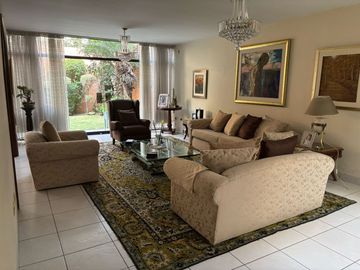ATRACTIVA Y ESPACIOSA CASA EN SAN BORJA,