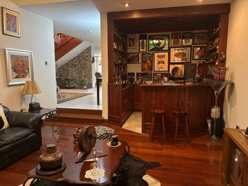 ATRACTIVA Y ESPACIOSA CASA EN SAN BORJA,