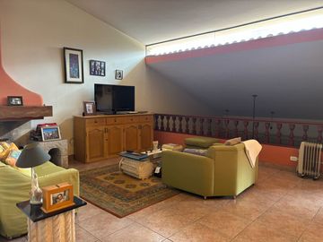 ATRACTIVA Y ESPACIOSA CASA EN SAN BORJA,