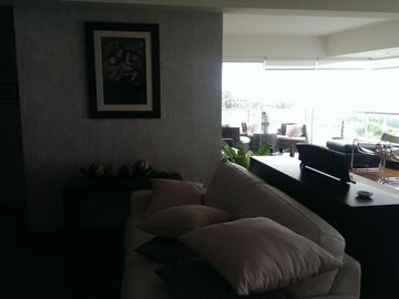 VENTA HERMOSO DPTO.MALECON DE MIRAFLORES VISTA AL MAR