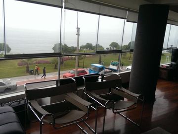 VENTA HERMOSO DPTO.MALECON DE MIRAFLORES VISTA AL MAR