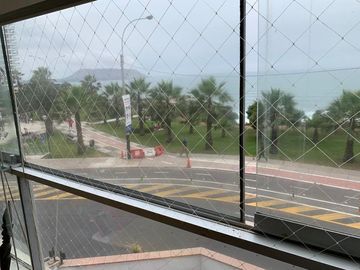 VENTA HERMOSO DPTO.MALECON DE MIRAFLORES VISTA AL MAR