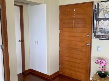 VENTA HERMOSO DPTO.MALECON DE MIRAFLORES VISTA AL MAR