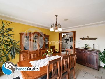 Yanuncay, Venta de Casa Rentera de Dos Apartamentos