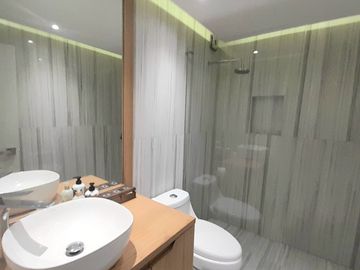 ¡Venta de amplio departamento en piso bajo – González Suárez! Área: 157 m² | Precio: $159.000