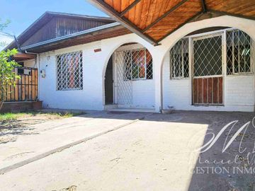 Amplia casa en venta