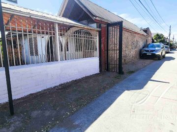 Amplia casa en venta