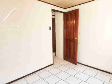 Amplia casa en venta
