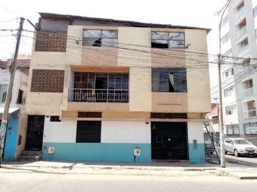 VENDO CASA COMO TERRENO IDEAL PARA INVERSIÓN - SAN JUAN DE MIRAFLORES