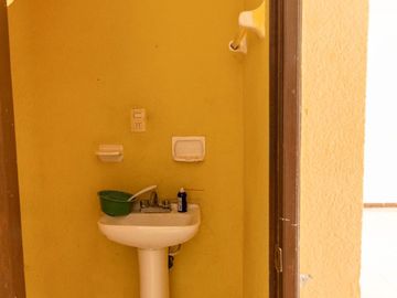 VENTA DE CASA COLONIA ROJO GOMEZ A UN COSTADO DE LA PREPA 3