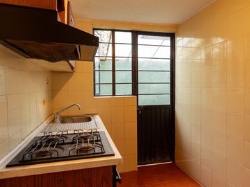 VENTA DE CASA COLONIA ROJO GOMEZ A UN COSTADO DE LA PREPA 3