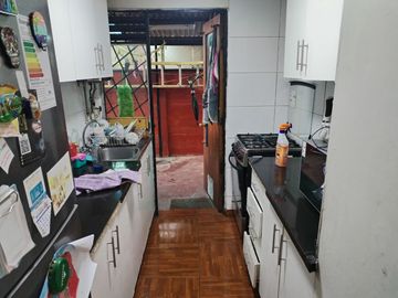Casa 3 dormitorios en pasaje cerrado Metro Las Parcelas