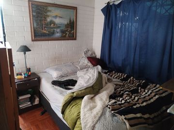 Casa 3 dormitorios en pasaje cerrado Metro Las Parcelas