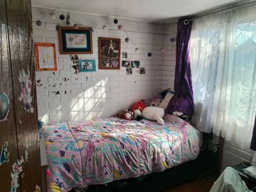 Casa 3 dormitorios en pasaje cerrado Metro Las Parcelas