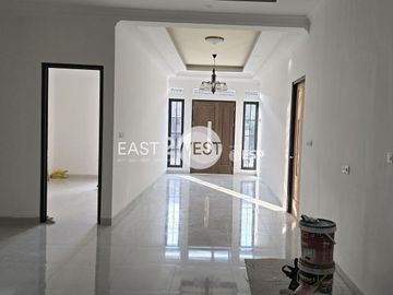Dijual Unit Baru Rumah Griya Loka BSD City Tangerang Selatan Siap Huni