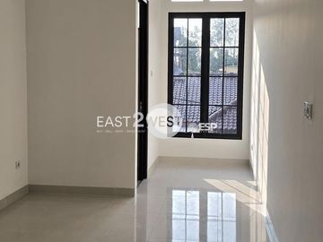 Dijual Unit Baru Rumah Griya Loka BSD City Tangerang Selatan Siap Huni