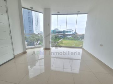VENTA DE DEPARTAMENTO EN QUINTO PISO AL FRENTE DE LA UNIVERSIDAD SIPAN