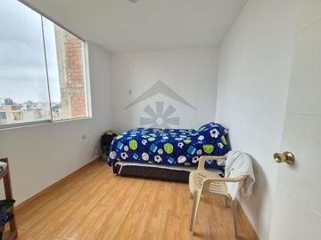 VENTA DE DEPARTAMENTO EN QUINTO PISO AL FRENTE DE LA UNIVERSIDAD SIPAN