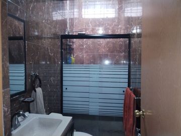 CASA EN VENTA EN SAN LUIS POTOSI, CERCA DEPERIFERICO NORTE, CON HABITACION EN PLANTA BAJA