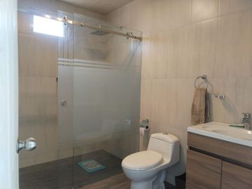 CASA EN VENTA EN SAN LUIS POTOSI, CERCA DEPERIFERICO NORTE, CON HABITACION EN PLANTA BAJA