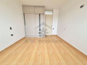 VENTA DE DEPARTAMENTO EN SEXTO PISO AL FRENTE DE LA UNIVERSIDAD SIPAN