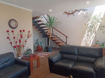 Casa mediterránea, Laguna Curama, Valparaiso