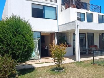 Casa mediterránea, Laguna Curama, Valparaiso