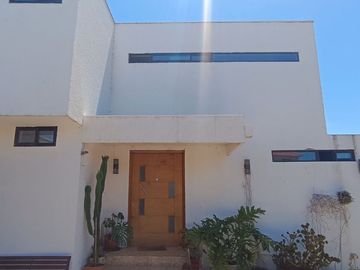 Casa mediterránea, Laguna Curama, Valparaiso