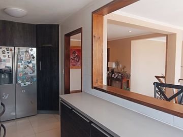 Casa mediterránea, Laguna Curama, Valparaiso