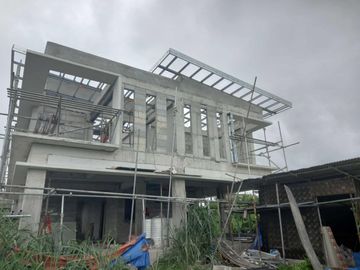 House & Lot For Sale in Tagaytay City-MC