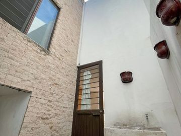 CASA EN VENTA EN LOMAS, MUY CERCA DE HIMALAYA