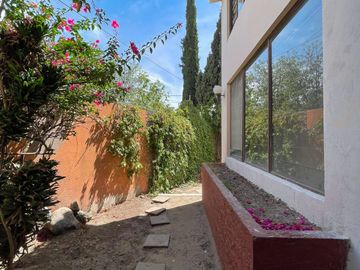 CASA EN VENTA EN LOMAS, MUY CERCA DE HIMALAYA
