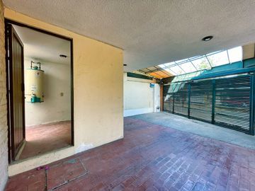 CASA EN VENTA EN LOMAS, MUY CERCA DE HIMALAYA