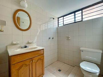 CASA EN VENTA EN LOMAS, MUY CERCA DE HIMALAYA