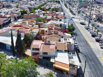 CASA EN VENTA EN LOMAS, MUY CERCA DE HIMALAYA