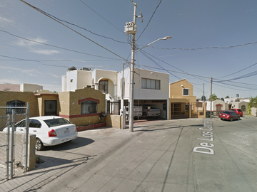 VENDO CASA CON ALBERCA CERCA DE PATIO HERMOSILLO SONORA