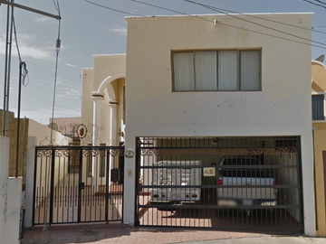 VENDO CASA CON ALBERCA CERCA DE PATIO HERMOSILLO SONORA